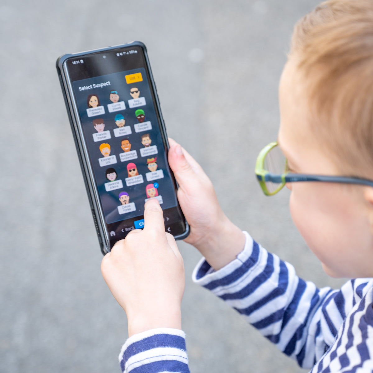 Discover Hidden Clues & Solve Riddles in This Treasure Hunt